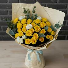 Букет цветов из:  Розы в Возрождение