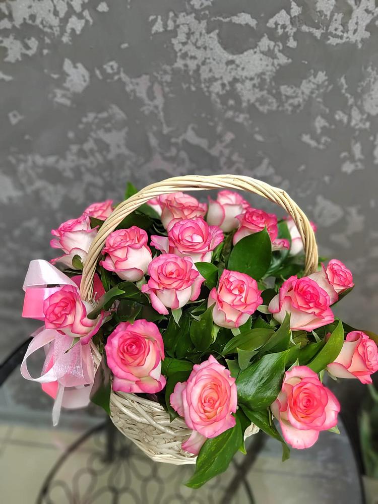 Цветочная композиция из Розы в корзине в Возрождение