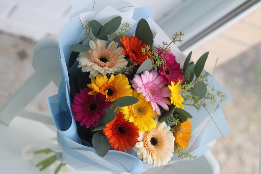 Букет цветов из: Герберы в Возрождение