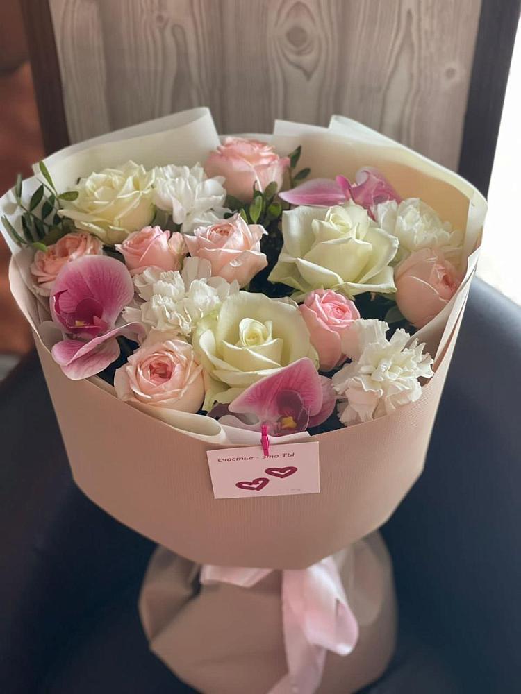 Букет цветов из: Орхидеи, Розы и Гвоздики в Возрождение