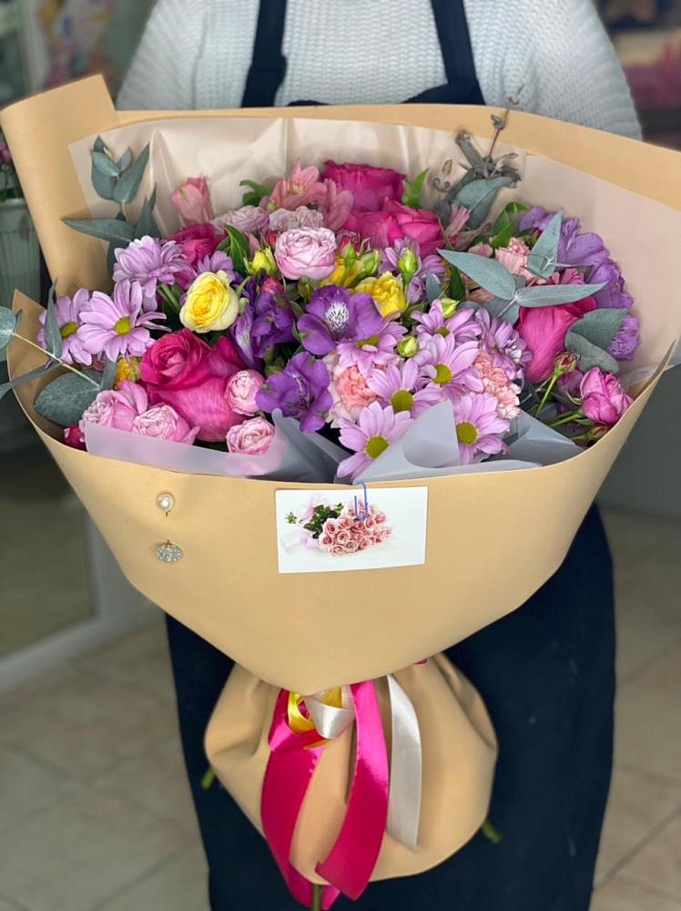 Букет цветов из: Хризантемы, Гвоздики и Альстромерии в Возрождение