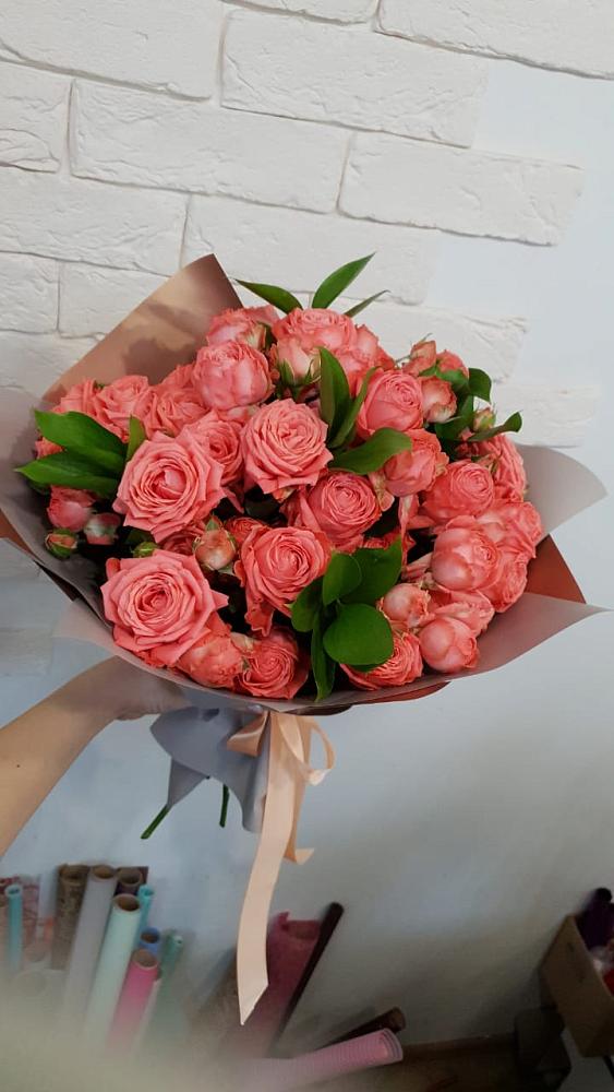 Букет цветов из: Розы в Возрождение