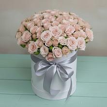 Цветочная композиция из Розы в шляпной коробке в Возрождение