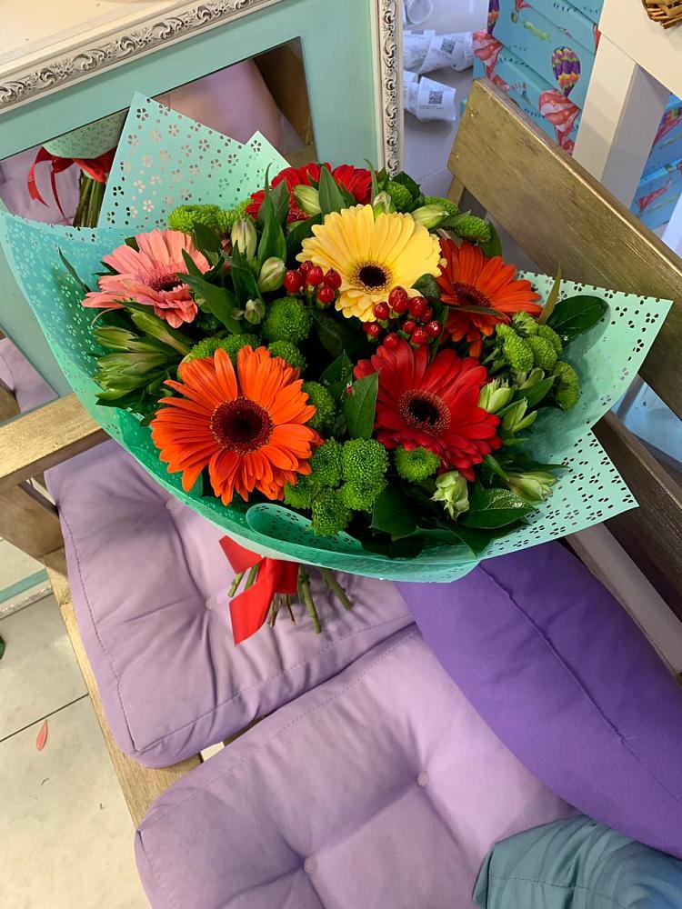 Букет цветов из: Герберы, Хризантемы и Альстромерии в Возрождение