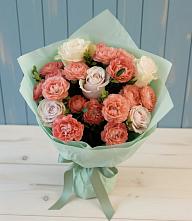 Букет цветов из:  Розы в Возрождение