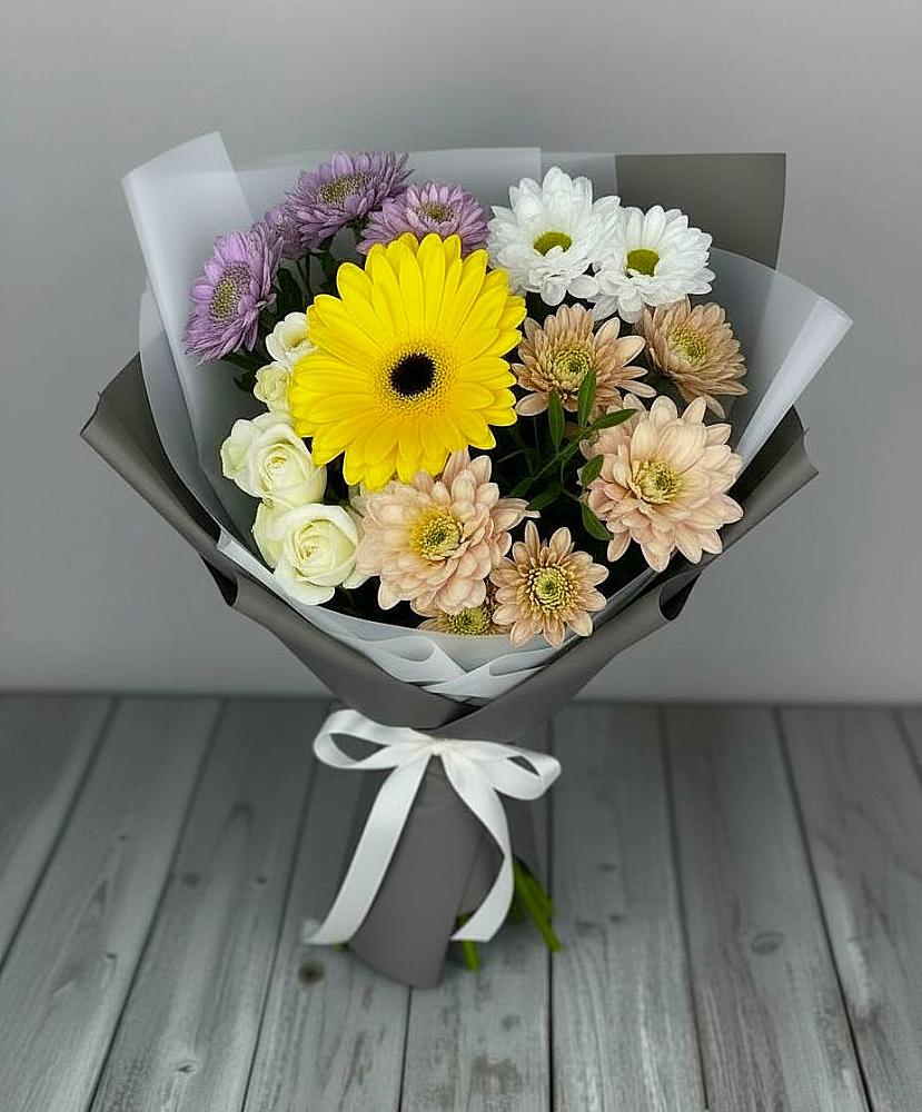 Букет цветов из: Розы, Герберы и Хризантемы в Возрождение