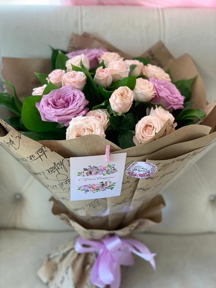 Букет цветов из: Розы в Возрождение