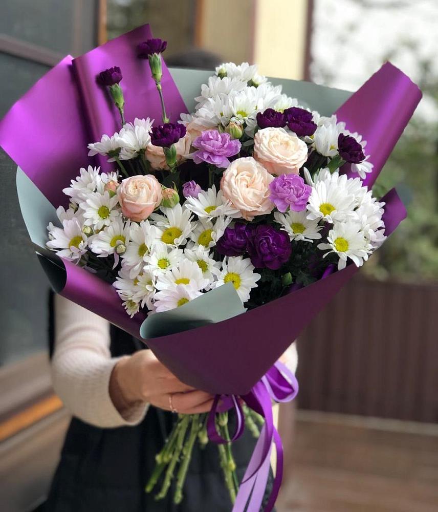 Букет цветов из: Хризантемы, Гвоздики и Розы в Возрождение