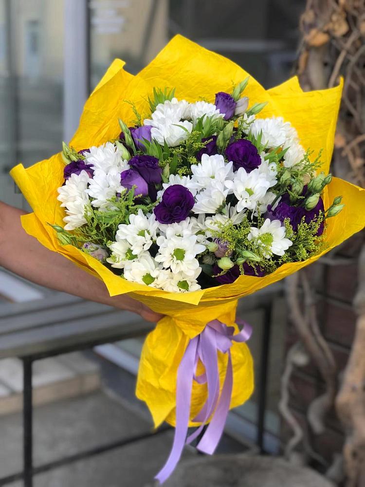 Букет цветов из: Ирисы, Хризантемы и Ромашки в Возрождение
