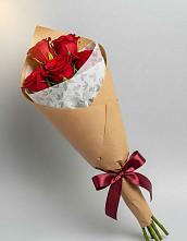 Букет цветов из:  Розы в Возрождение