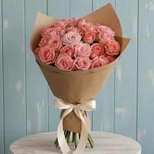 Букет цветов из:  Розы в Возрождение
