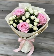 Букет цветов из:  Розы в Возрождение