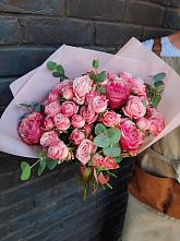 Букет цветов из:  Розы в Возрождение