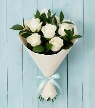 Букет цветов из:  Розы в Возрождение