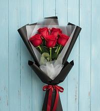 Букет цветов из:  Розы в Возрождение