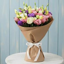 Букет цветов из:  Лизиантусы в Возрождение