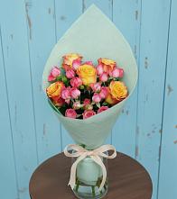 Букет цветов из:  Розы в Возрождение