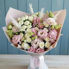 Букет цветов из:  Альстромерии и Розы в Возрождение
