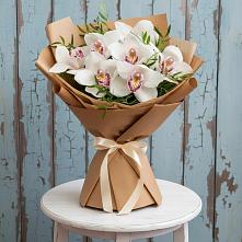 Букет цветов из:  Орхидеи и Розы в Возрождение