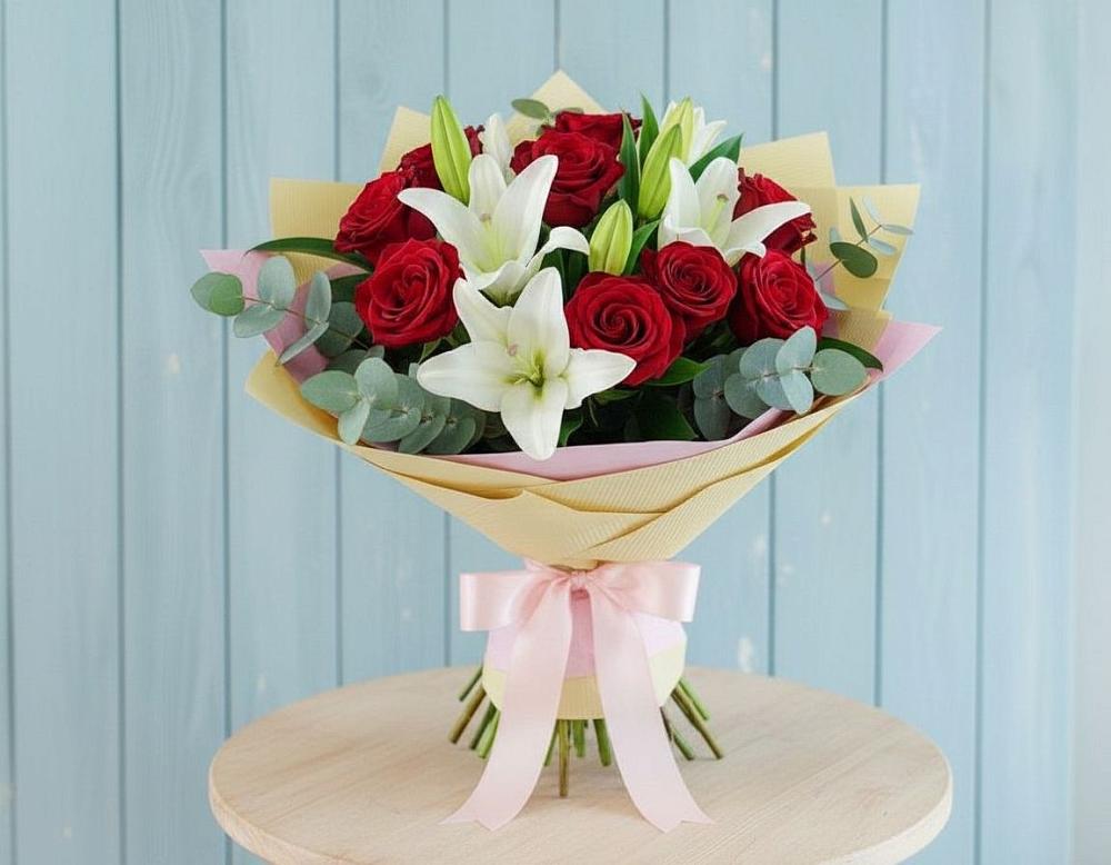 Букет цветов из: Лилии и Розы в Возрождение